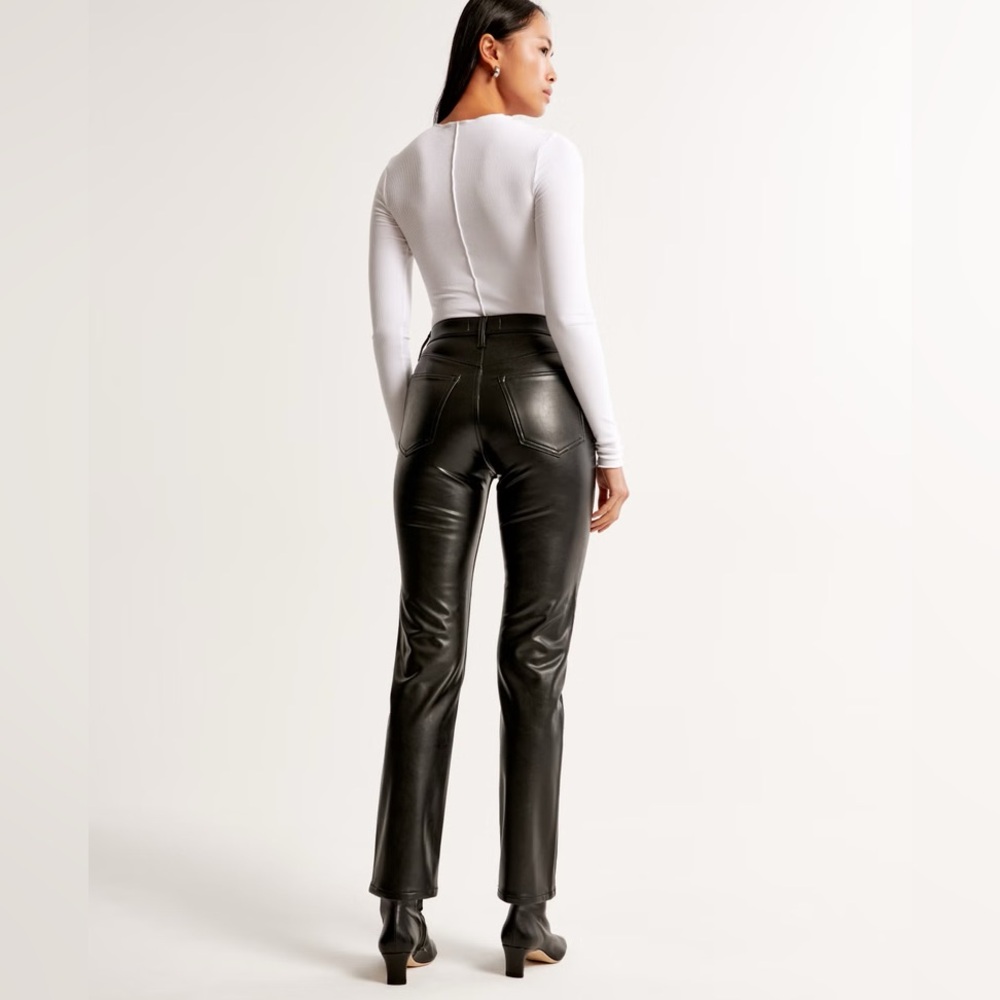 Abercrombie Ankle Straight Ultra High Rise Vegan Leather Pant in Black